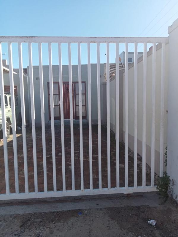 To Let 1 Bedroom Property for Rent in Maitland Western Cape